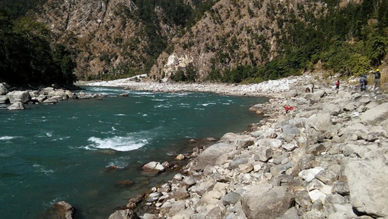 कर्णाली नदीमा डुङ्गा दुर्घटना हुँदा बेपत्ता एक महिलाको शव भेटियो