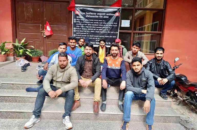 स्ववियू निर्वाचनको माग राख्दै ४५ दिनदेखि अनशनमा