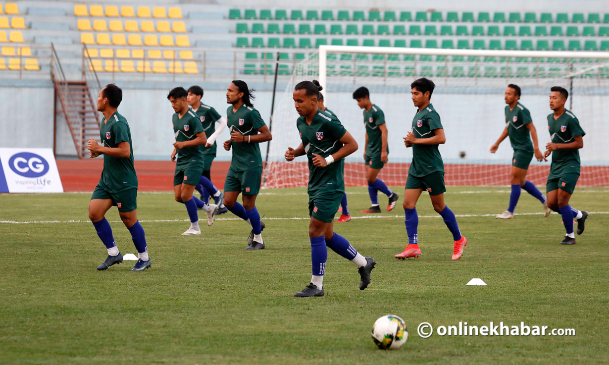 त्रिदेशीय कपका लागि नेपाली फुटबल टिमको तयारी (फोटो फिचर)