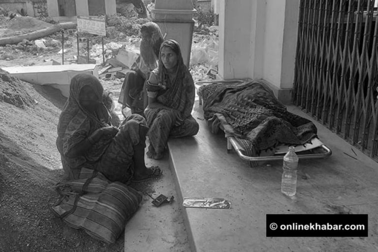 उपचार खर्चकै अभावले ज्यान गुमाइन् आगोमा जलेकी निरसीदेवीले