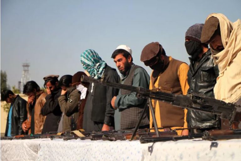 अफगानिस्तानमा अमेरिकी द्विविधा : तालिबानले गर्ला त युद्धविराम ?