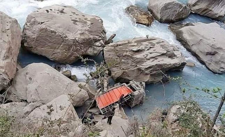 संखुवासभामा ट्रक दुर्घटना हुँदा चालकको मृत्यु