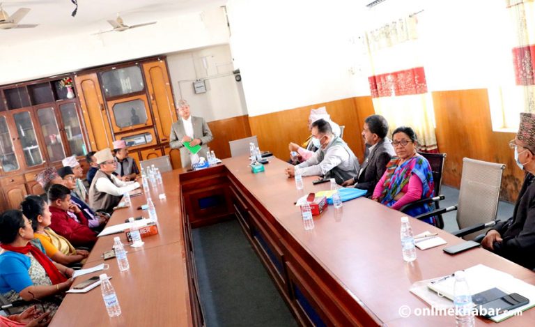 मुख्यमन्त्री राईको पद जोगियो, अविश्वासको प्रस्ताव फिर्ता लिन नेपाल समूह सहमत