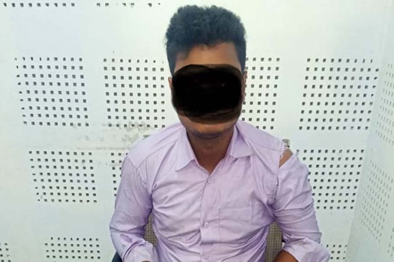 हुण्डीको रकमसहित भारतीय नागरिक पक्राउ