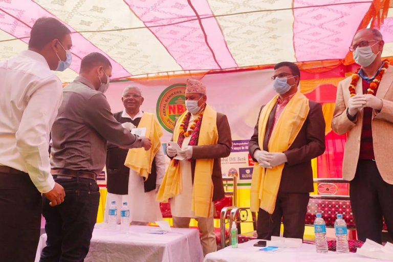 डिजिटल बैंकिङ सेवाको प्रयोगमा जोड दिन मन्त्री साहको आग्रह