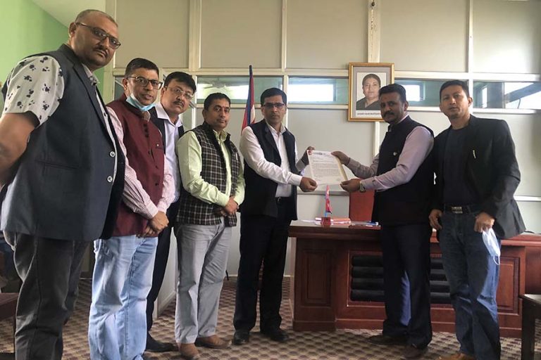 अनधिकृत निकासी रोक्न माग गर्दै ज्ञापन पत्र