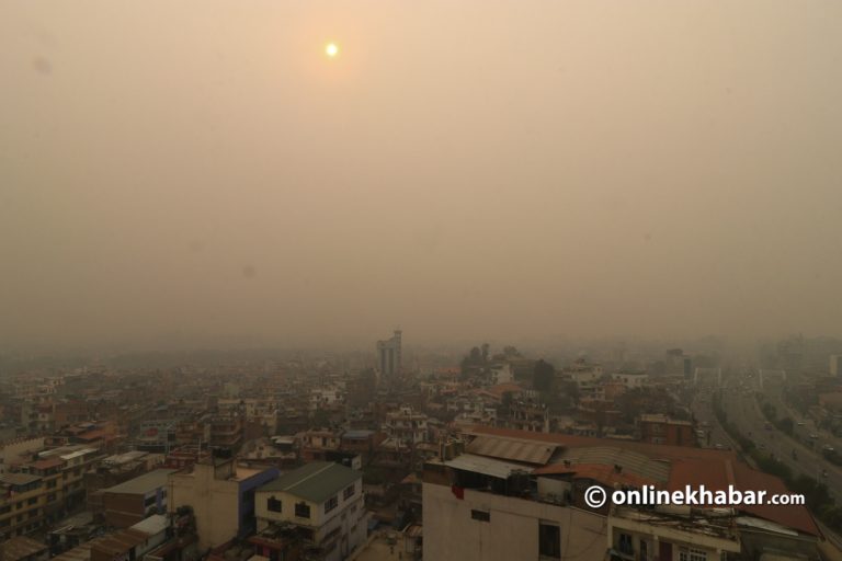 काठमाडौंको मौसम अझै ३ दिनसम्‍म नखुल्ने