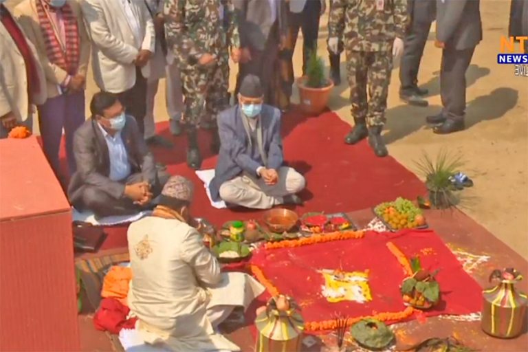 प्रधानमन्त्रीले शिलान्यास गरे, एक वर्षपछि थालिने छ सुरुङ खन्न