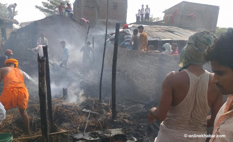 सर्लाहीको बलरामा आगलागी हुँदा ११ लाखको क्षति