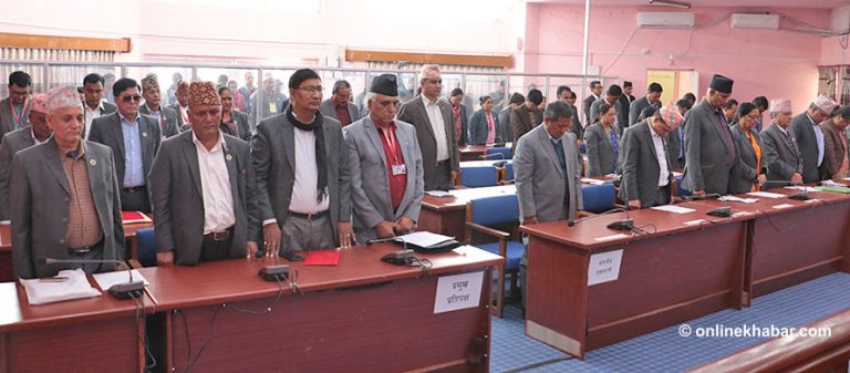 राजनीतिक विकृतिको अर्को श्रृङ्खला : अविश्वास प्रस्ताव छल्न संसदमाथि हमला
