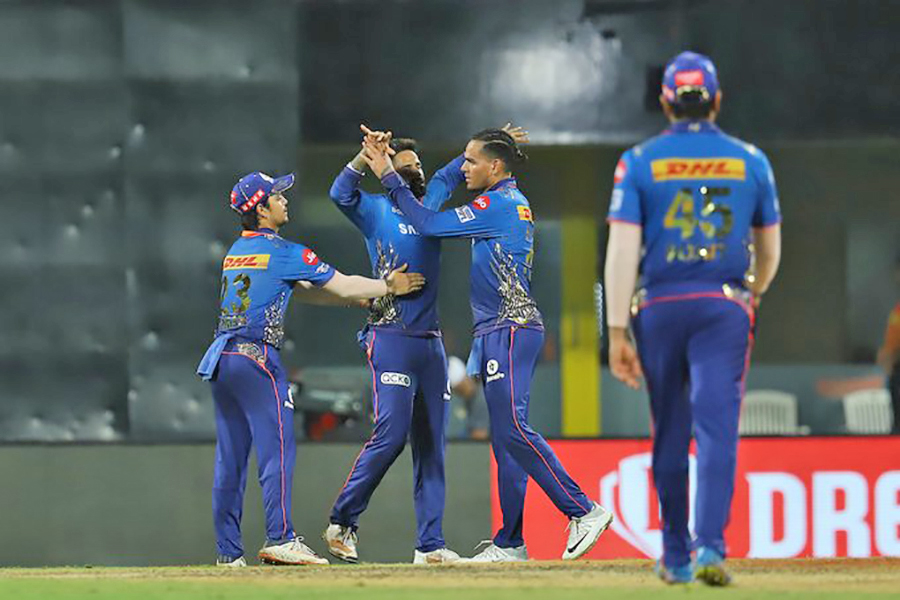 हैदरावादलाई पराजित गर्दै मुम्बई आईपीएलको शीर्ष स्थानमा
