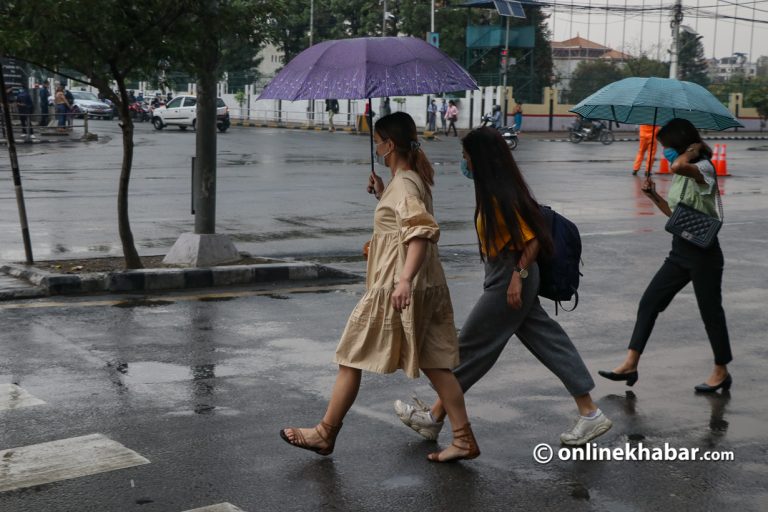 अधिकांश स्थानमा बदली र वर्षा, दिउँसोबाट मौसम सुधार हुने