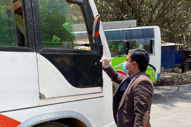 अनुगमनमा निस्किए सिन्धुपाल्चोकका सीडीओ पोखरेल
