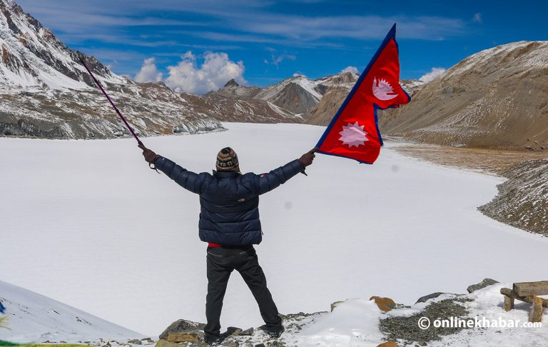 सेतो पछ्यौरा ओढेको तिलिचो ताल