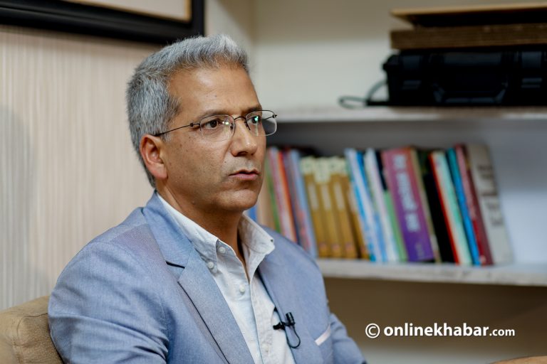 पार्टीको आन्तरिक किचलोमा मौन रवीन्द्र