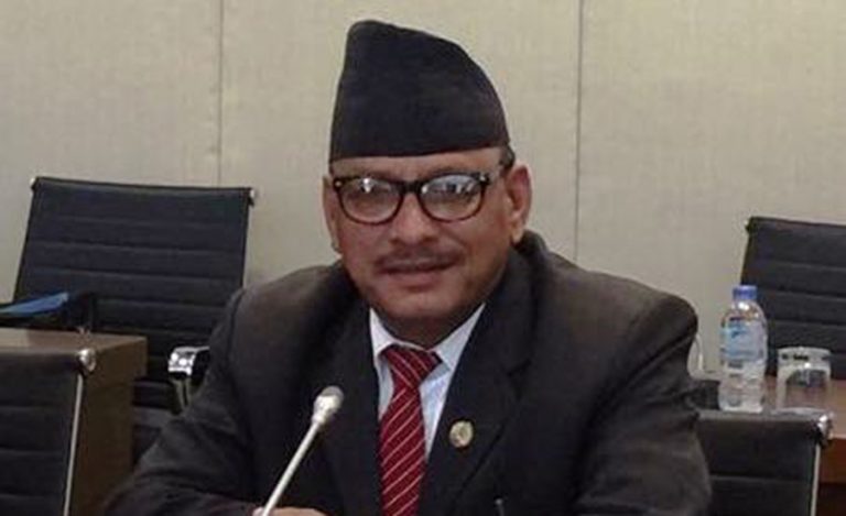 आन्दोलन छोडेर घर जान शिक्षकलाई शिक्षा समिति सभापतिको सुझाव