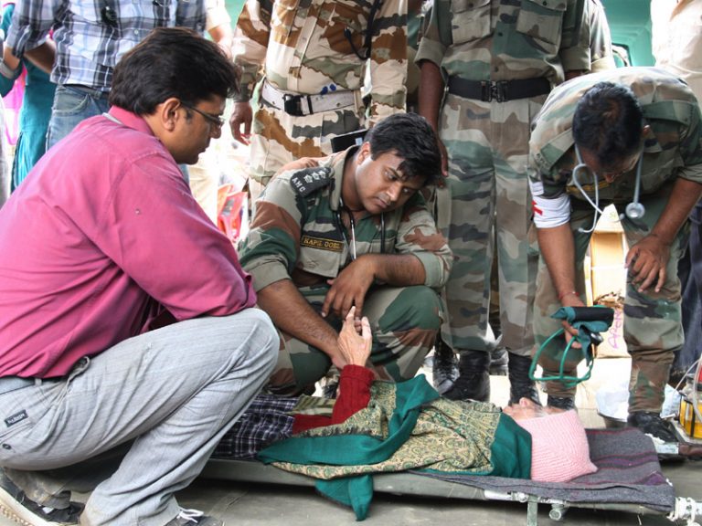 कोरोनासँग जुध्न भारतले सेनाका अवकाशप्राप्त डाक्टरको सेवा लिने