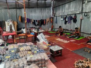 निषेधाज्ञामा जुत्ता उद्योग: काम धमाधम, उत्पादन गोदाममा