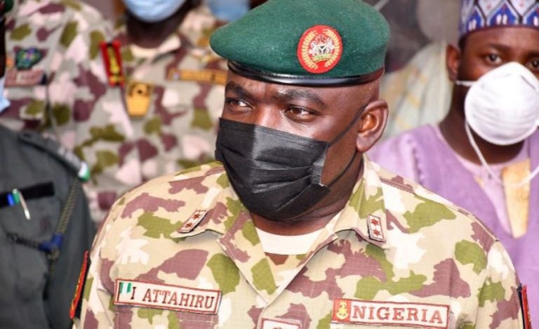 नाइजेरियामा विमान दुर्घटनामा परी सेना प्रमुखसहित ११ जनाको मृत्यु