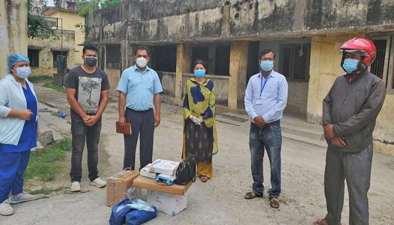 नारायणी अस्पताललाई स्वास्थ्य सामाग्री हस्तान्तरण