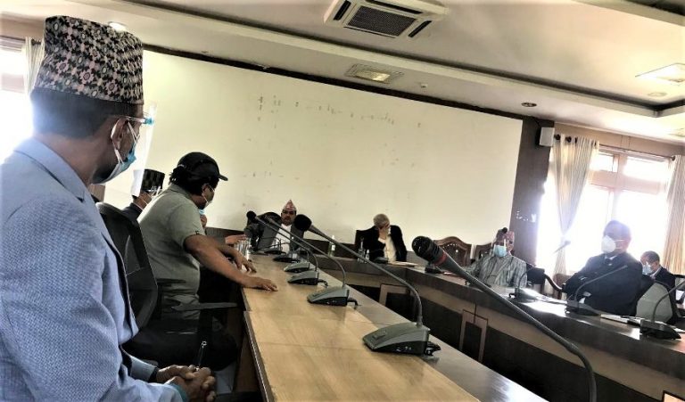 मन्त्रालयले भन्यो: विदेशबाट स्वास्थ्य सामग्री ल्याउँदा सहुलियत दिन्छौं
