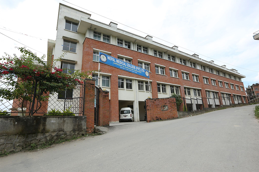 तोडफोडपछि नेपाल मेडिकल कलेजले गर्‍यो अनिश्चितकालका लागि ओपीडी सेवा बन्द