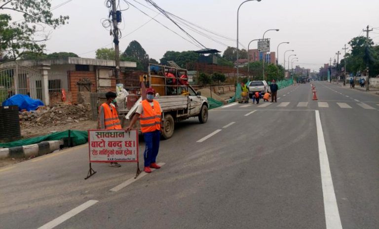 निषेधाज्ञाको मौकामा रोड मार्किङ