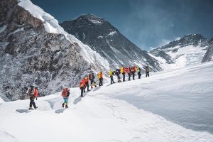 वसन्त ऋतुमा ४४ मुलुकका आरोहीले टेकेका थिए सगरमाथा चुचुरो, सबैभन्दा बढी नेपाली