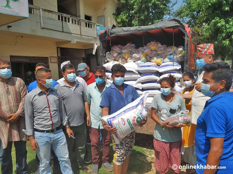 राक्सिराङ गाउँपालिकाका १ हजार घरपरिवारलाई खाद्यान्‍न सहयोग