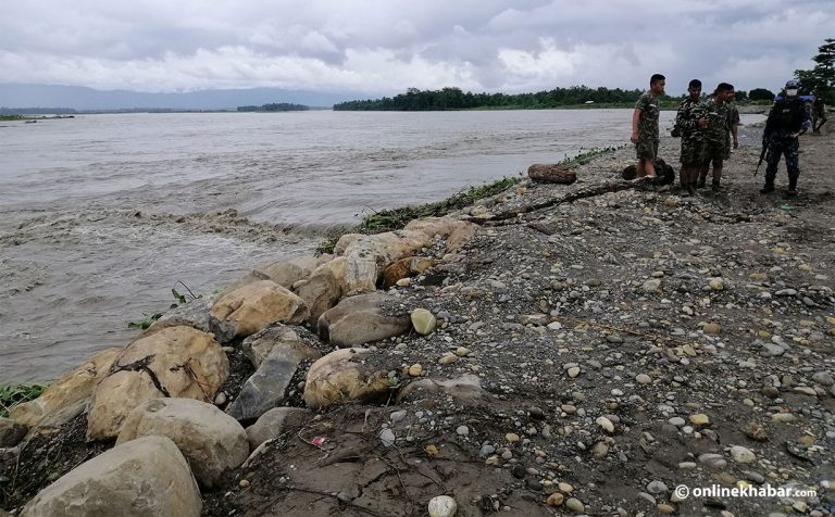 नारायणी र राप्तीमा बाढी, पश्चिम चितवनमा कटान