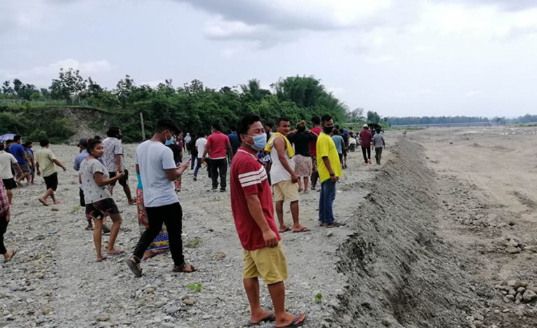 धरानको शर्दुखोलामा उत्खननका विषयमा झडप