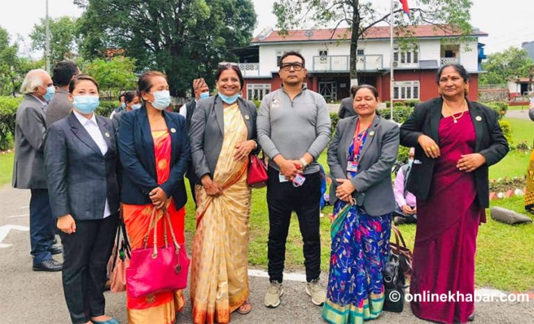 विपक्षी गठबन्धनमा ‘सेलिब्रेटी’ बनेका दीपक मनाङे