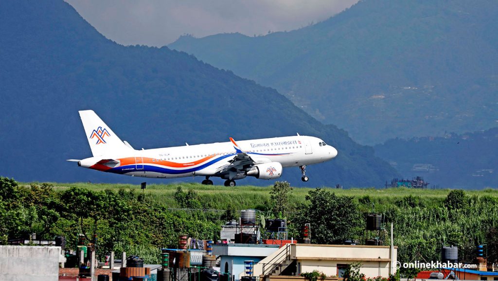 उडानका बेला टिकटक बनाउने हिमालय एयरलाइन्सका तीन क्याबिन–क्रु कारबाहीमा