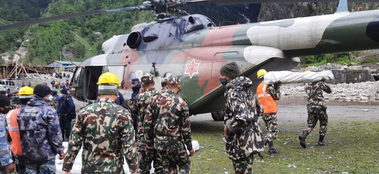मौसम खराबीले मनाङको चामेमै रोकियो सेनाको हेलिकप्टर