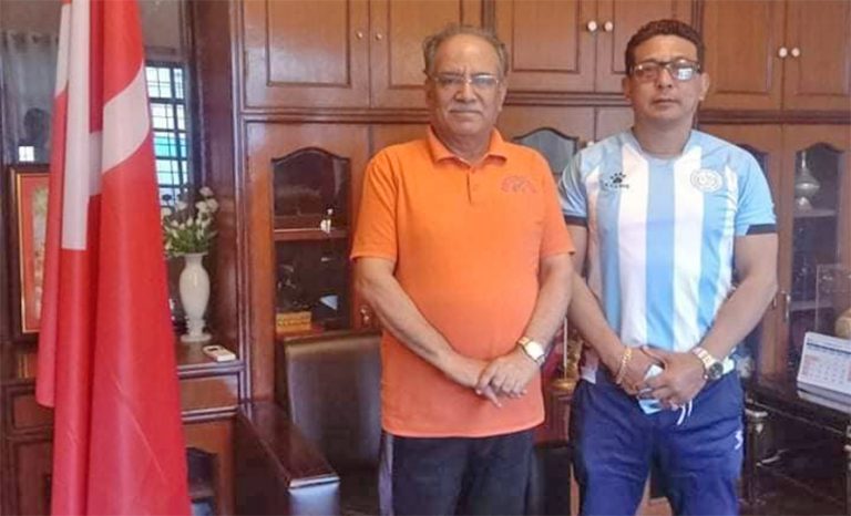 दीपक मनाङेले भेटे प्रचण्ड र बाबुराम