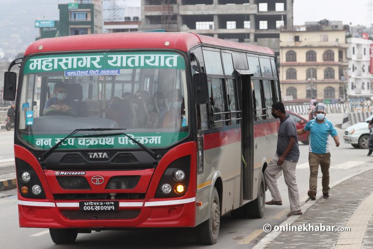 भोलिदेखि लामो दूरीका यातायात सञ्चालन गर्न दिने काठमाडौं प्रशासनको निर्णय