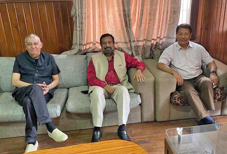 निधि, कोइराला र सिंहबीच निरन्तर सम्वाद