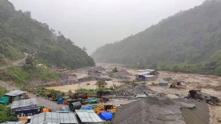 निर्माणाधीन सुपर मादी हाइड्रोमा बाढीको क्षति