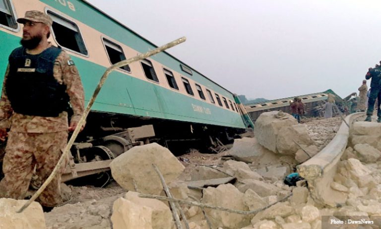 पाकिस्तानमा रेल दुर्घटना हुँदा ३० जनाको मृत्यु