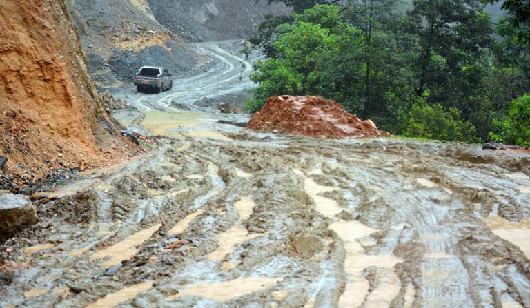महेन्द्र राजमार्ग र मध्यपहाडी विस्तारले विस्थापित उद्यमी कर्जामा पुनर्तालिकीकरण सहजता