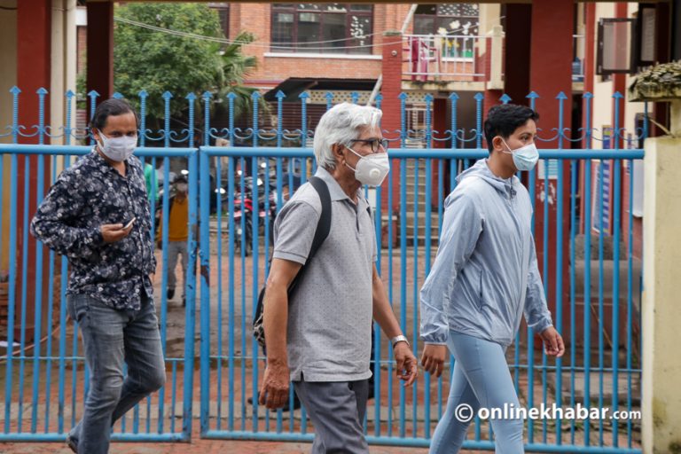 ‘गुनासो प्रहरीसँग होइन, खड्ग ओलीसँग छ’