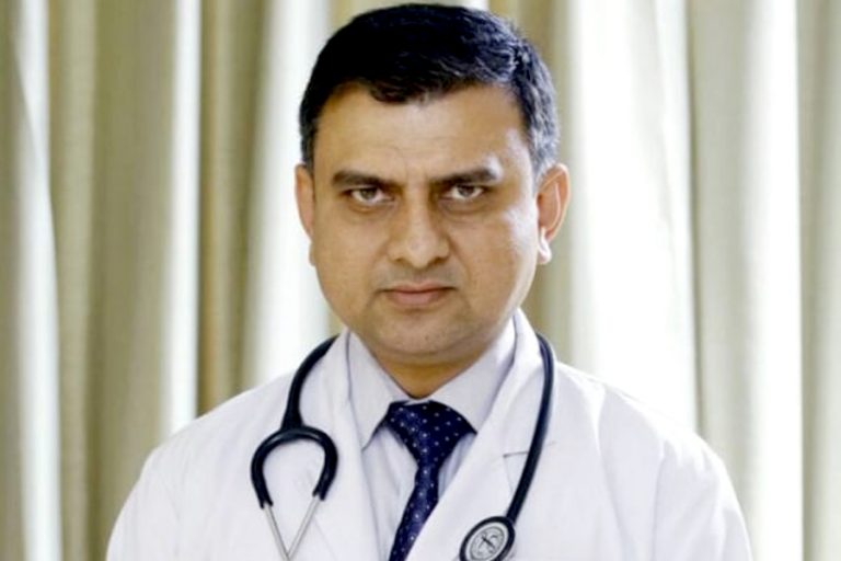 ‘आईसीयूमा संक्रमितको चीत्कारले मनलाई ज्यादै विचलित बनाउँछ’