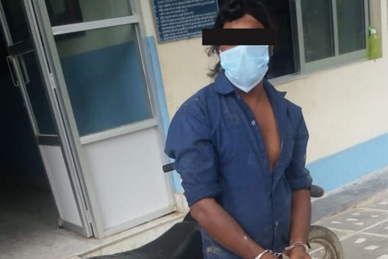 कैलालीमा लागुऔषसहित भारतीय नागरिक पक्राउ