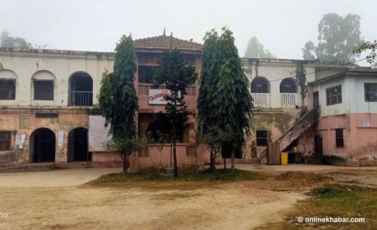 महोत्तरीमा बिदाका दिन सरकारी गाडी चलाउन जिल्ला प्रशासनको पास चाहिने