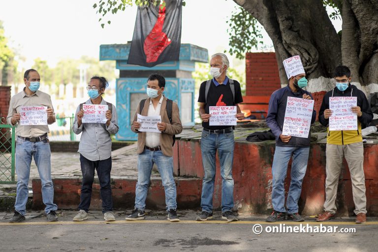 वृहत नागरिक आन्दोलनले सिंहदरबार घेर्ने