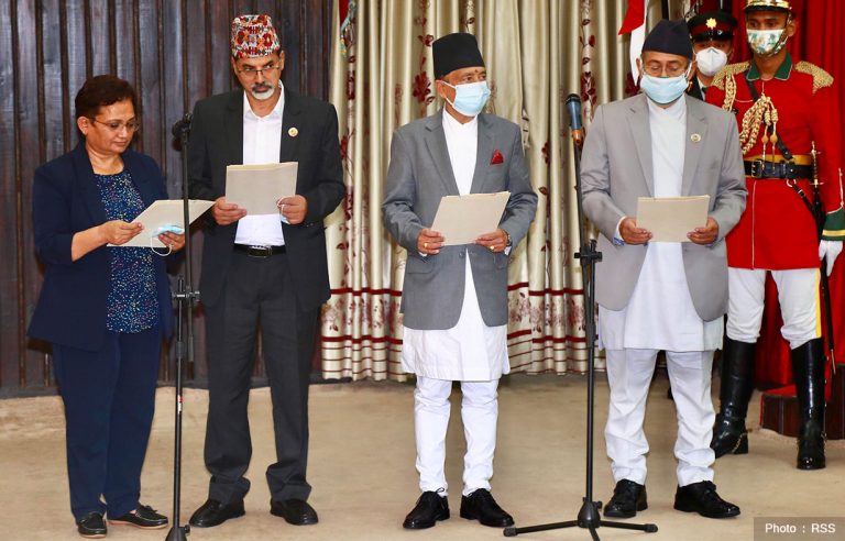 नवनियुक्त मन्त्रीहरुले कार्यभार सम्हाल्दै