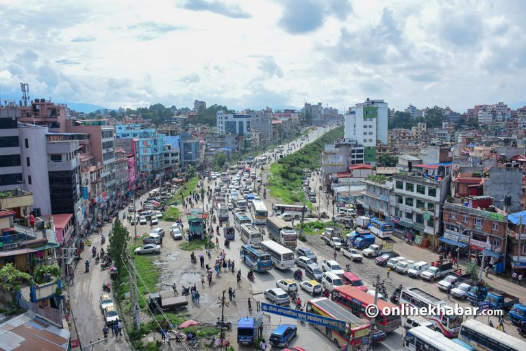 काठमाडौंमा सार्वजनिक बिदाको दिन सरकारी सवारीसाधन चलाउन रोक