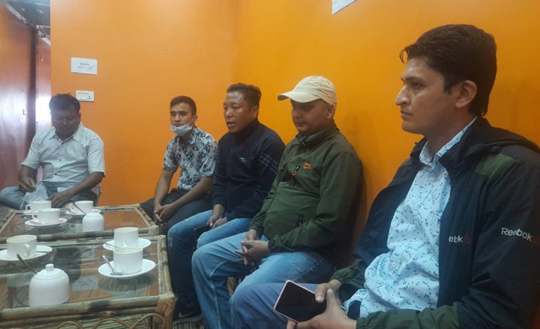 बेलका कवुलियत वन विवाद : निर्णय फिर्ताको माग गर्दै संघर्ष समिति काठमाडौंमा