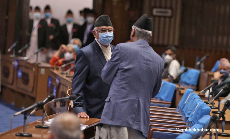 अन्ततः पछि हटे ओली-देउवा