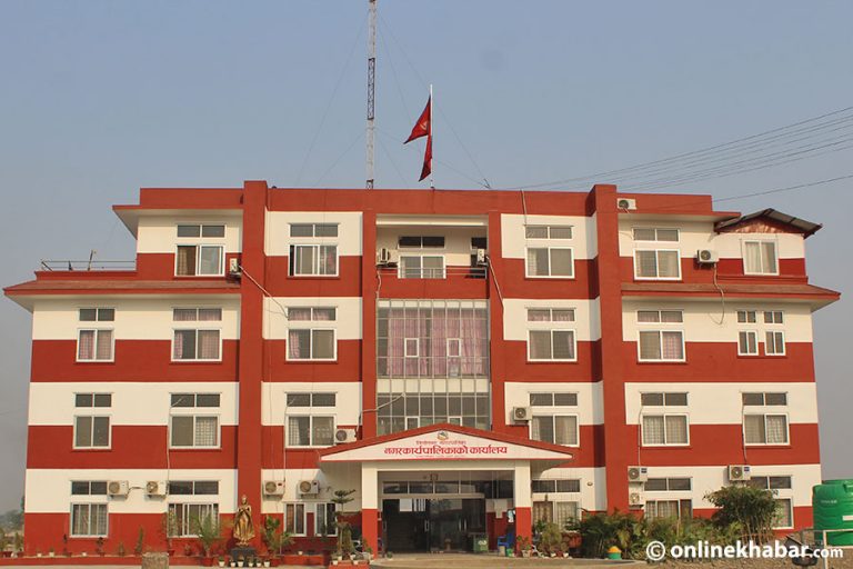 गर्मीका कारण तिलोत्तमाका विद्यालय एक महिना बन्द